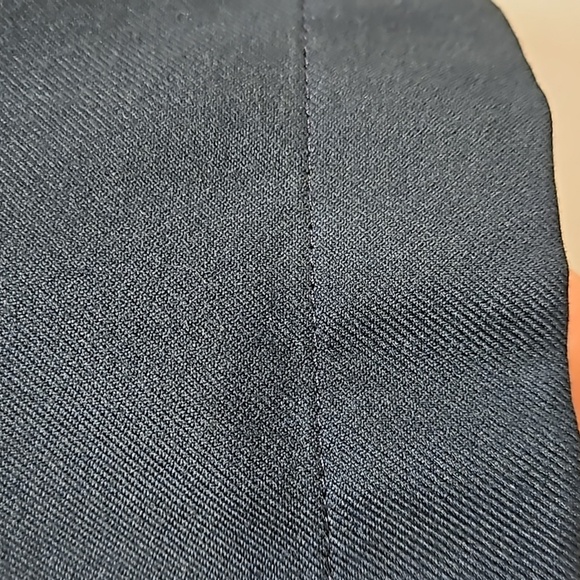 Lands End Kids Navy Aline skirt, 11/12 Adjustable Elastic waist, Pleated, Pocket - Picture 13 of 13